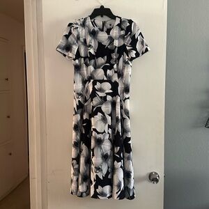 Calvin Klein Floral Dress - Size 4 - NWT